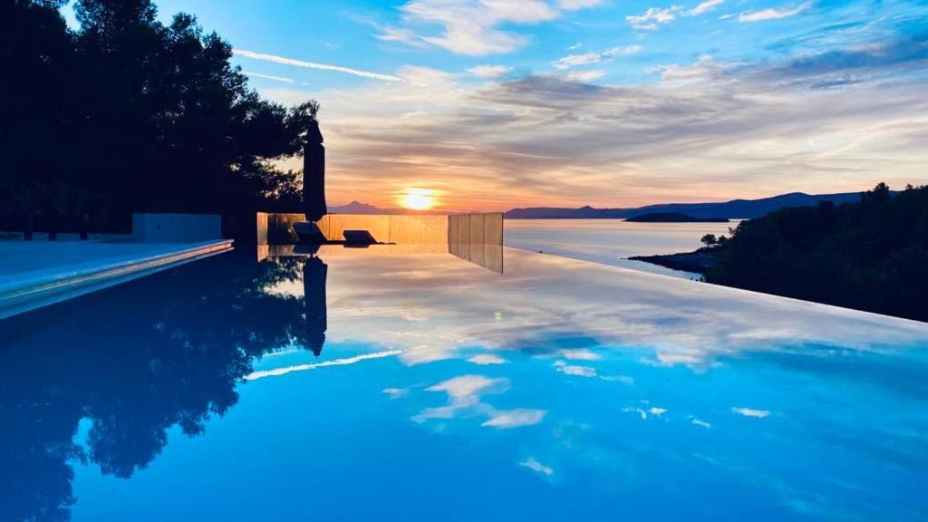 Holiday Hvar Vrbanj Экстерьер фото